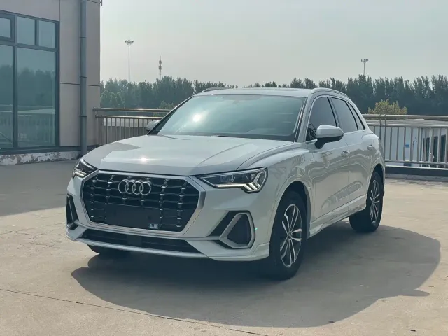 Фотография автомобиля — Audi Q3