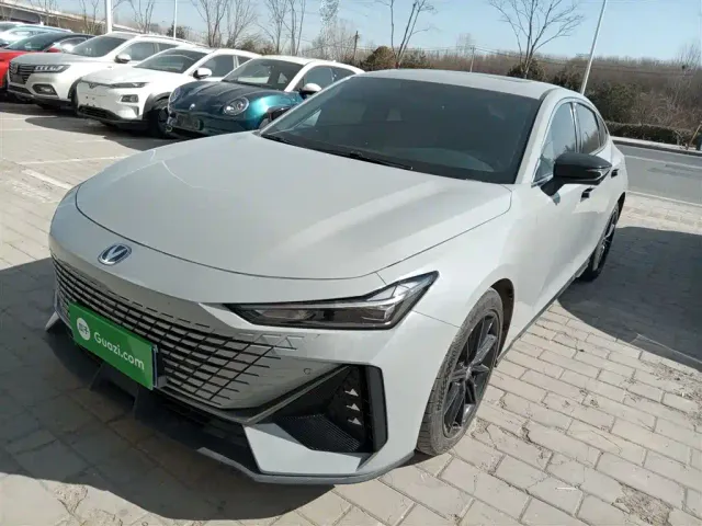 Фотография автомобиля — Changan UNI-V