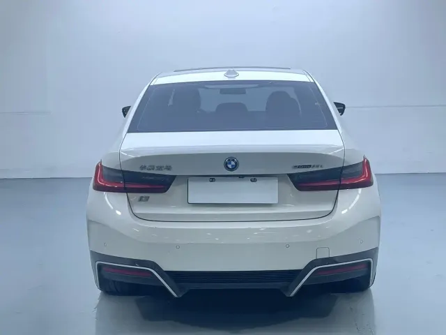 BMW i3 — Фото автомобиля 13