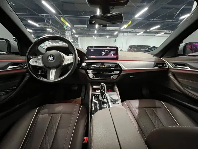 BMW 5 Series — Фото автомобиля 8