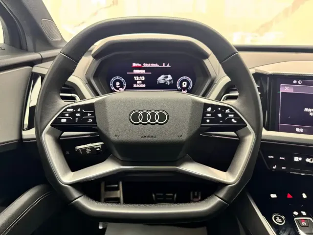Audi Q5 e-tron — Фото автомобиля 10