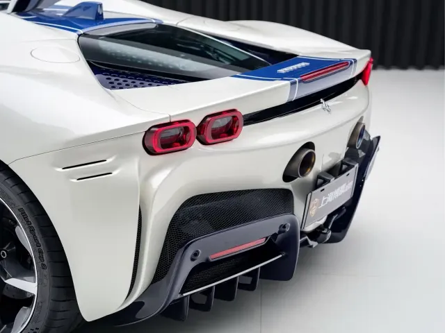 Ferrari SF90 2021 3.9T V8 Spider — Фото автомобиля 15
