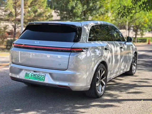 Li Auto L7 — Фото автомобиля 9