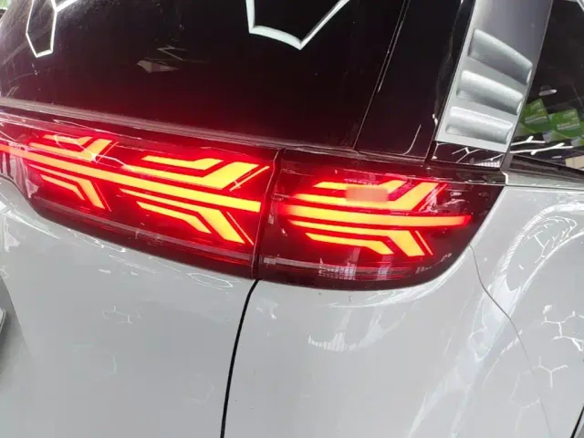 Denza Denza D9 2022 DM-i 970 AWD Flagship — Фото автомобиля 7