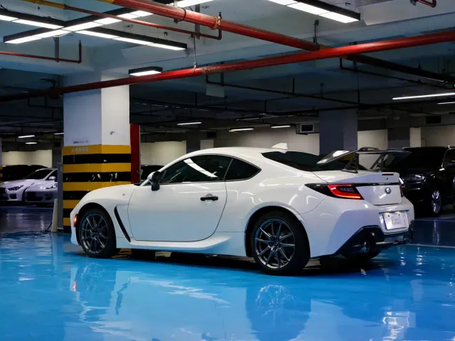 Subaru BRZ — Фото автомобиля 3