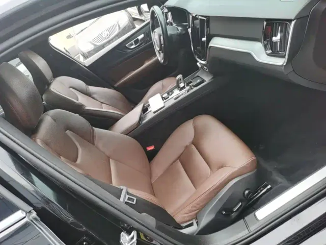 Volvo S60 — Фото автомобиля 24
