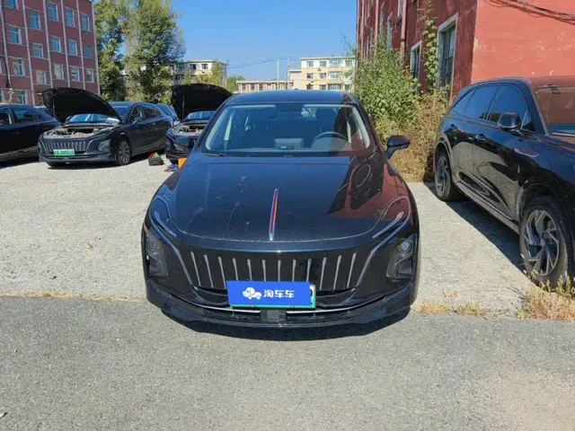 Hongqi E-QM5 — Фото автомобиля 2