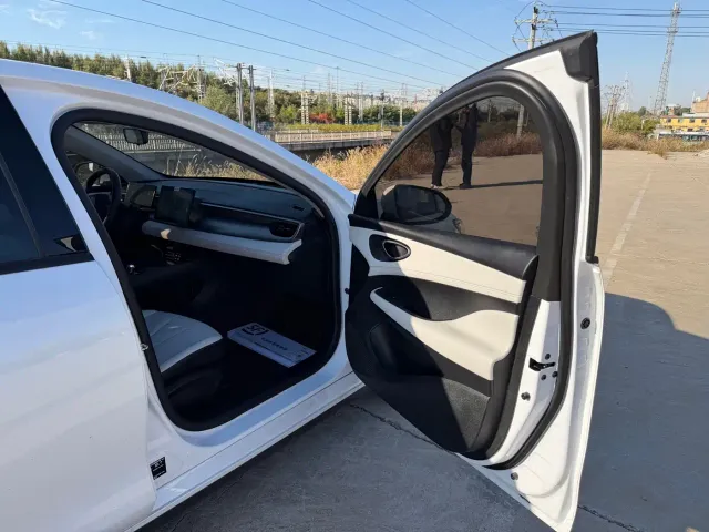 BYD Seal 05 DM-i — Фото автомобиля 6