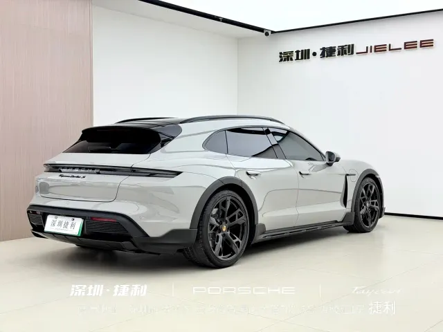 Porsche Taycan — Фото автомобиля 4
