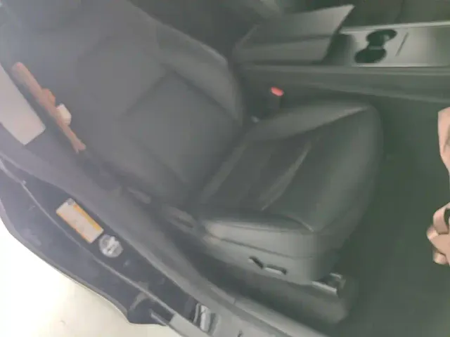 Tesla Model Y — Фото автомобиля 24