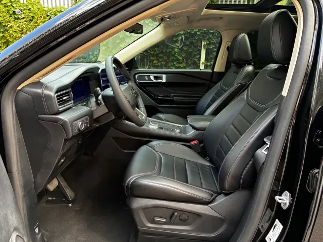 Ford Explorer — Фото автомобиля 14