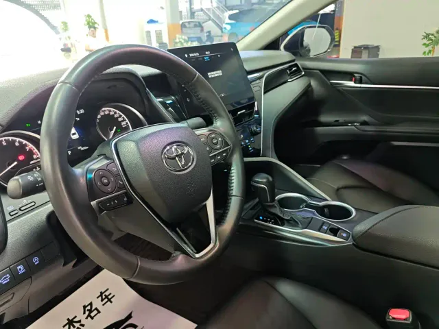 Toyota Camry — Фото автомобиля 6