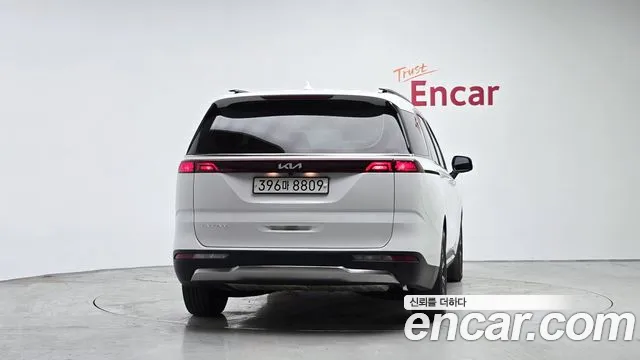 Kia Carnival — Фото автомобиля 4