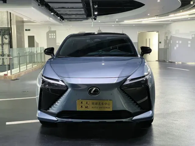 Lexus RZ — Фото автомобиля 2