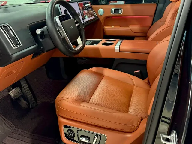 Li Auto L8 — Фото автомобиля 4