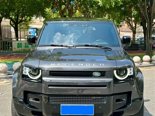 Land Rover Defender — Фото автомобиля 2