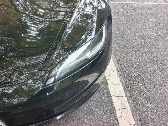 Tesla Model 3 — Фото автомобиля 5
