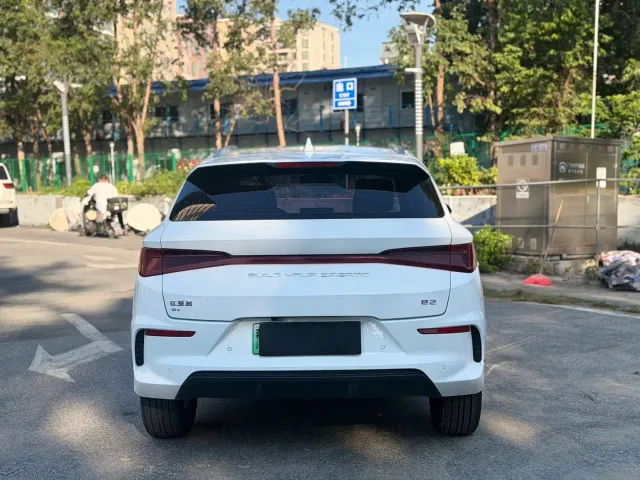 BYD e2 — Фото автомобиля 5