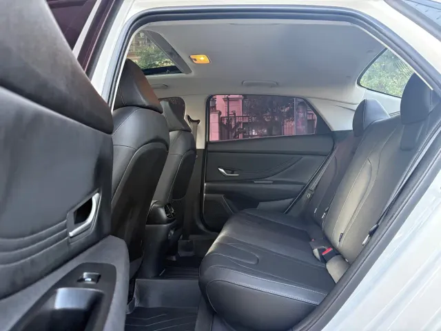 Hyundai Elantra — Фото автомобиля 7