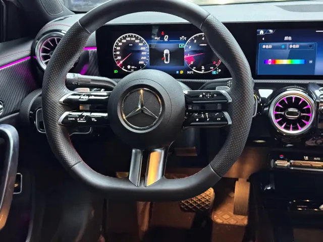 Mercedes-Benz A-Class — Фото автомобиля 12