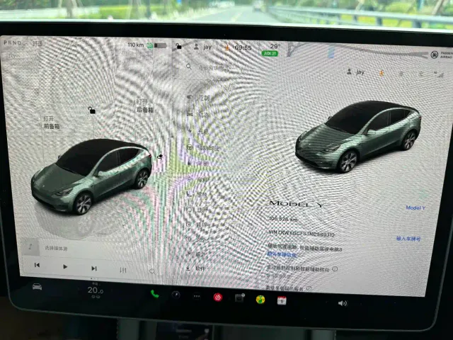 Tesla Model Y — Фото автомобиля 19