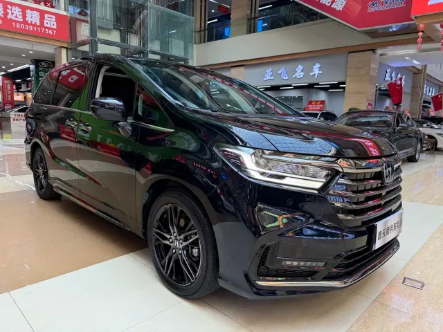 Honda Odyssey — Фото автомобиля 4