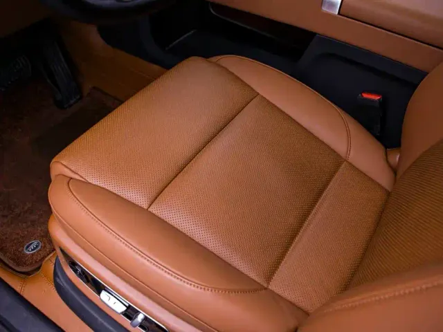 Li Auto L8 — Фото автомобиля 14
