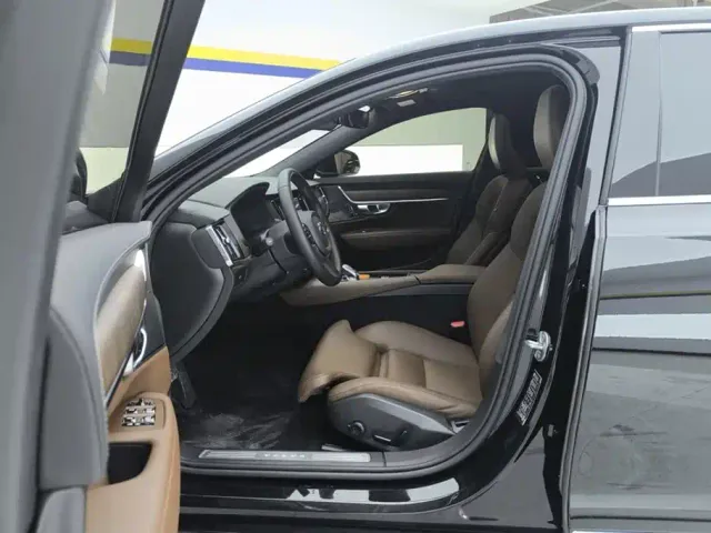 Volvo S90 — Фото автомобиля 9