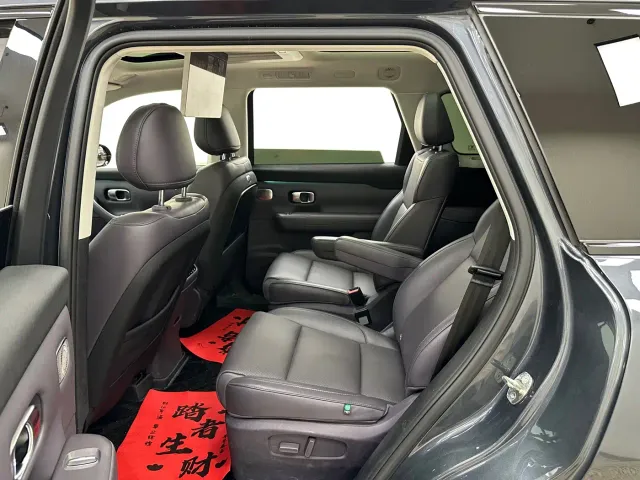 Leapmotor C16 — Фото автомобиля 17