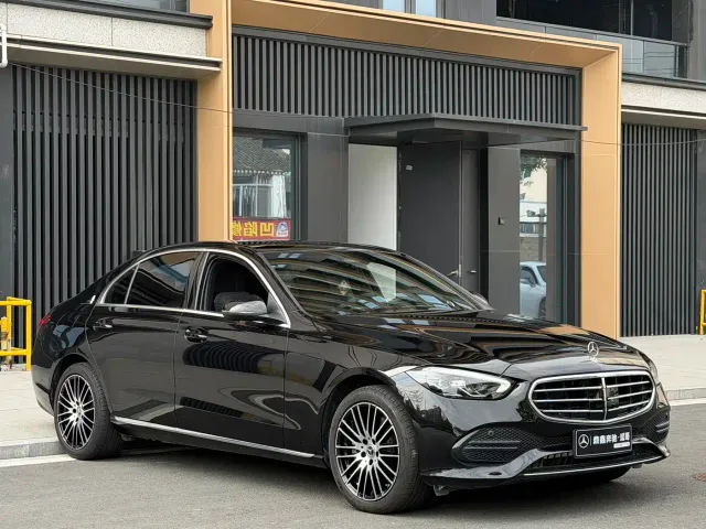 Mercedes-Benz C-Class — Фото автомобиля 3