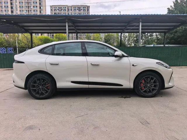 IM Motors LS6 — Фото автомобиля 8