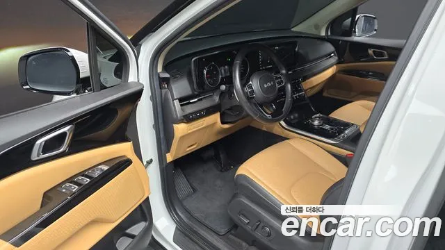 Kia Canival — Фото автомобиля 2