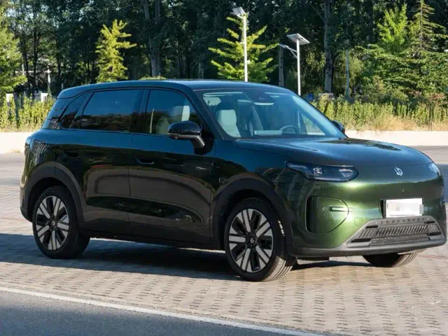Leapmotor A10 — Фото автомобиля 4