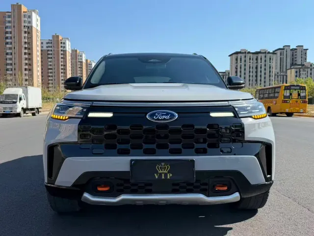 Ford Explorer — Фото автомобиля 2