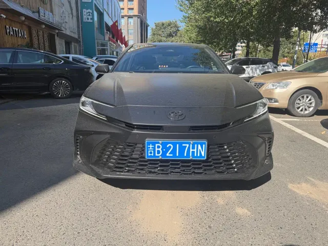Toyota Camry — Фото автомобиля 2