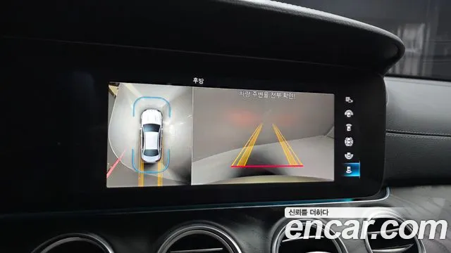 Mercedes-Benz E-Class — Фото автомобиля 20