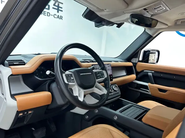 Land Rover Defender — Фото автомобиля 10