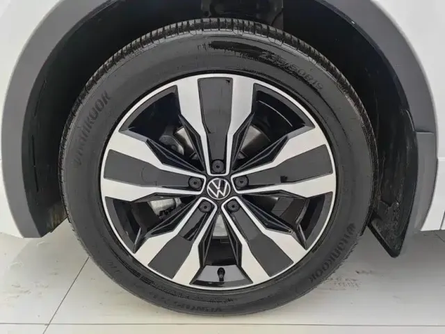 Volkswagen Tiguan L — Фото автомобиля 12