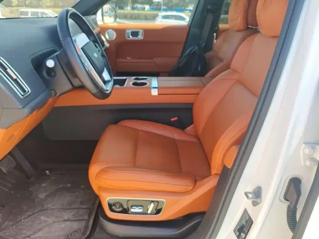 Li Auto L7 — Фото автомобиля 14
