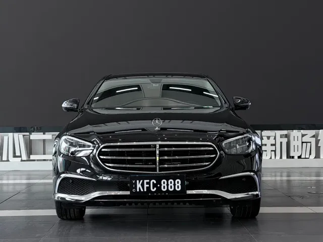 Mercedes-Benz E-Class — Фото автомобиля 2