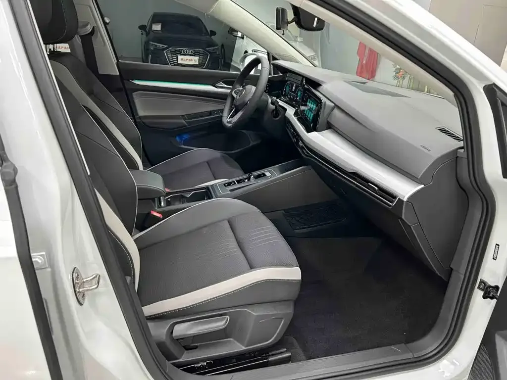 Volkswagen Golf 2021 280TSI DSG Pro — Фото автомобиля 19