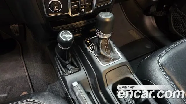 Jeep Wrangler JL — Фото автомобиля 9