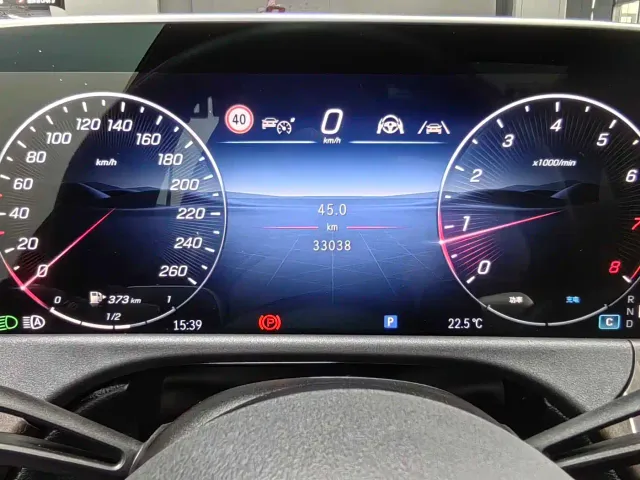 Mercedes-Benz E-Class — Фото автомобиля 11