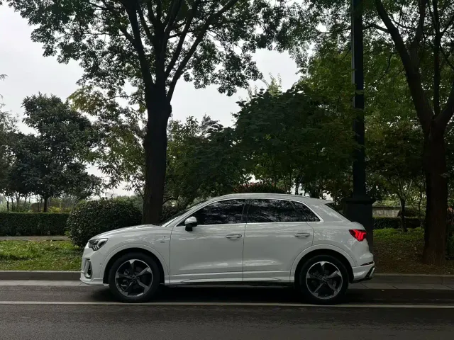 Audi Q3 — Фото автомобиля 3