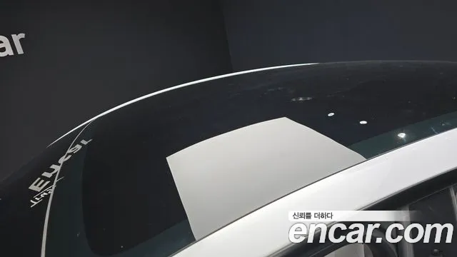 Tesla Model Y — Фото автомобиля 27