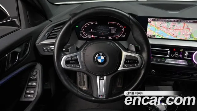 BMW 1 Series F40 — Фото автомобиля 12