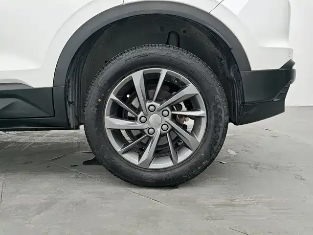 Geely Binyue — Фото автомобиля 11