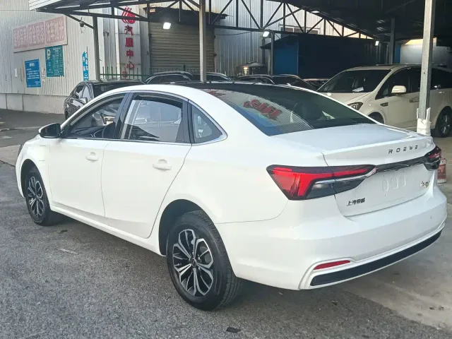 Roewe i6 MAX EV — Фото автомобиля 12
