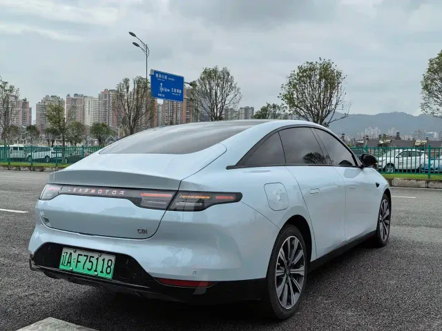 Leapmotor C01 — Фото автомобиля 11