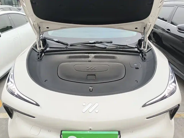 IM Motors LS6 — Фото автомобиля 19